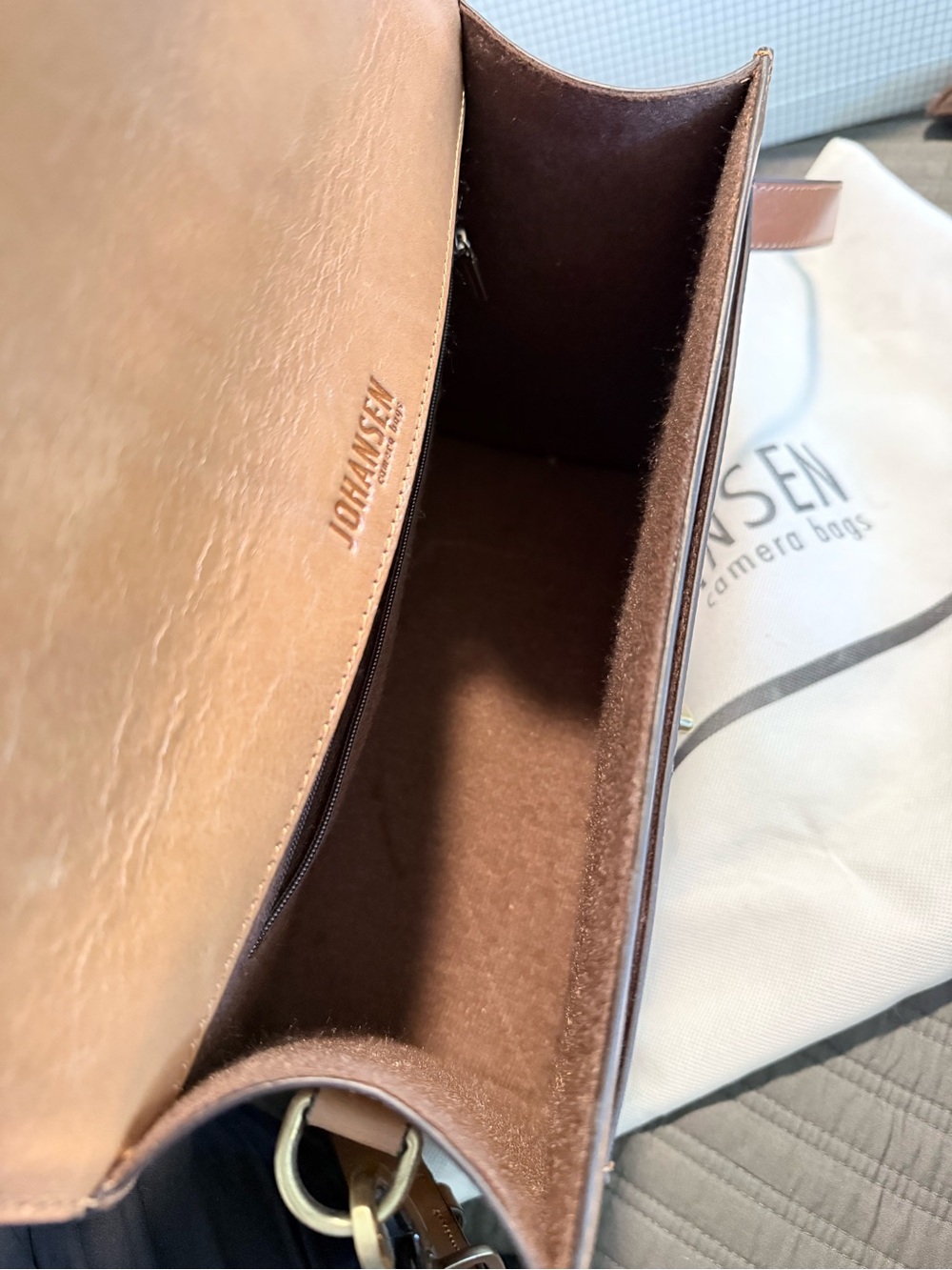 Johansen Leather Camera Bag - Picture 16 of 17